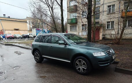 Volkswagen Touareg III, 2003 год, 550 000 рублей, 2 фотография