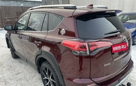 Toyota RAV4, 2018 год, 3 350 000 рублей, 11 фотография