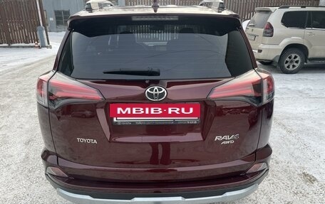 Toyota RAV4, 2018 год, 3 350 000 рублей, 7 фотография