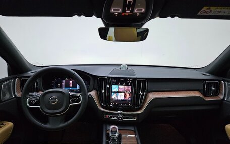 Volvo XC60 II, 2023 год, 7 100 000 рублей, 6 фотография