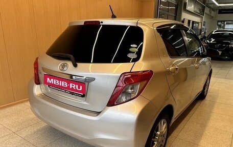 Toyota Vitz, 2012 год, 880 000 рублей, 4 фотография