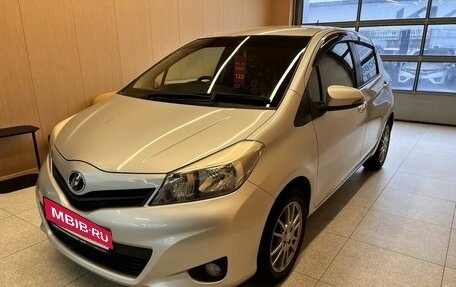 Toyota Vitz, 2012 год, 880 000 рублей, 3 фотография