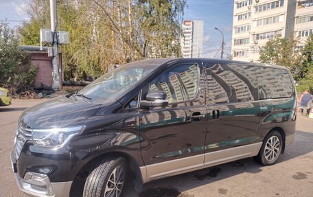 Hyundai Grand Starex Grand Starex I рестайлинг 2, 2020 год, 3 800 000 рублей, 4 фотография