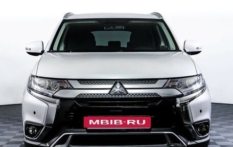 Mitsubishi Outlander III рестайлинг 3, 2020 год, 2 449 000 рублей, 2 фотография