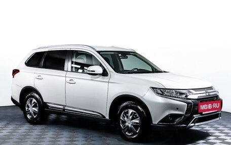 Mitsubishi Outlander III рестайлинг 3, 2020 год, 2 449 000 рублей, 3 фотография