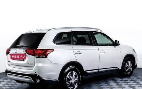 Mitsubishi Outlander III рестайлинг 3, 2020 год, 2 449 000 рублей, 5 фотография