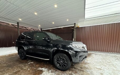 Toyota Land Cruiser Prado 150 рестайлинг 2, 2021 год, 5 400 000 рублей, 2 фотография