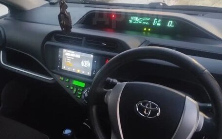 Toyota Aqua I, 2013 год, 960 000 рублей, 7 фотография