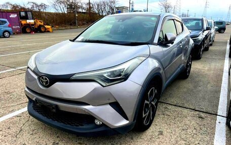 Toyota C-HR I рестайлинг, 2017 год, 1 750 000 рублей, 3 фотография