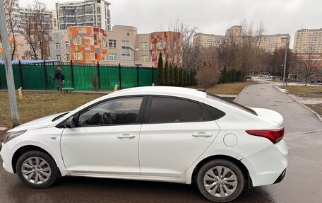 Hyundai Solaris II рестайлинг, 2018 год, 690 000 рублей, 1 фотография