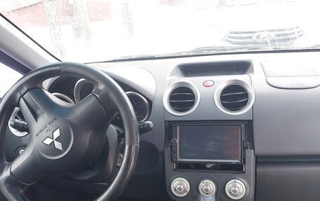 Mitsubishi Colt VI рестайлинг, 2004 год, 350 000 рублей, 1 фотография