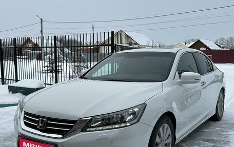 Honda Accord IX рестайлинг, 2013 год, 1 650 000 рублей, 2 фотография