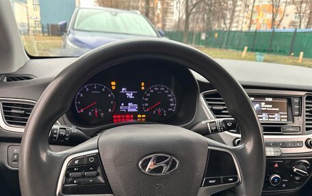 Hyundai Solaris II рестайлинг, 2018 год, 690 000 рублей, 6 фотография