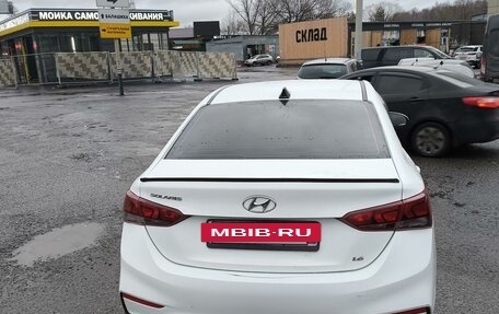 Hyundai Solaris II рестайлинг, 2017 год, 650 000 рублей, 5 фотография