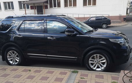 Ford Explorer VI, 2011 год, 1 700 000 рублей, 2 фотография