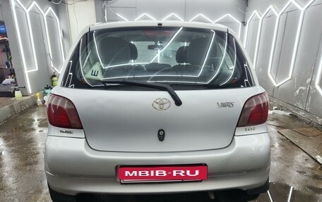 Toyota Yaris I рестайлинг, 2001 год, 320 000 рублей, 2 фотография