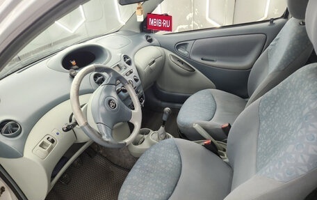 Toyota Yaris I рестайлинг, 2001 год, 320 000 рублей, 7 фотография