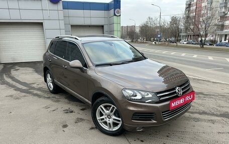 Volkswagen Touareg III, 2012 год, 2 590 000 рублей, 2 фотография