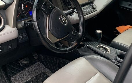 Toyota RAV4, 2013 год, 1 900 000 рублей, 6 фотография