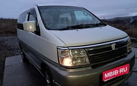 Nissan Elgrand I, 2001 год, 750 000 рублей, 6 фотография