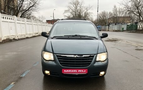 Chrysler Voyager IV, 2007 год, 825 000 рублей, 2 фотография