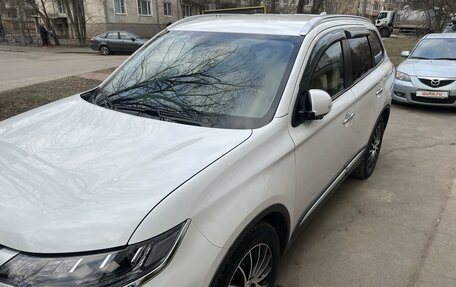 Mitsubishi Outlander III рестайлинг 3, 2021 год, 3 550 000 рублей, 5 фотография