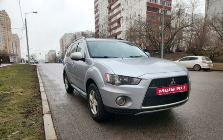 Mitsubishi Outlander III рестайлинг 3, 2011 год, 1 095 000 рублей, 2 фотография