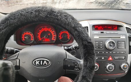 KIA cee'd I рестайлинг, 2011 год, 750 000 рублей, 7 фотография