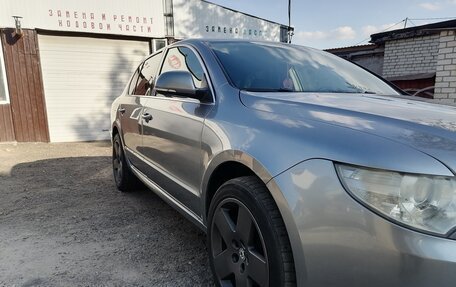 Skoda Superb III рестайлинг, 2010 год, 1 100 000 рублей, 8 фотография