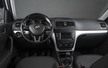 Skoda Yeti I рестайлинг, 2014 год, 1 469 000 рублей, 6 фотография