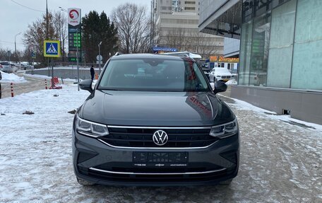 Volkswagen Tiguan II, 2021 год, 3 118 000 рублей, 6 фотография