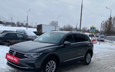 Volkswagen Tiguan II, 2021 год, 3 118 000 рублей, 11 фотография