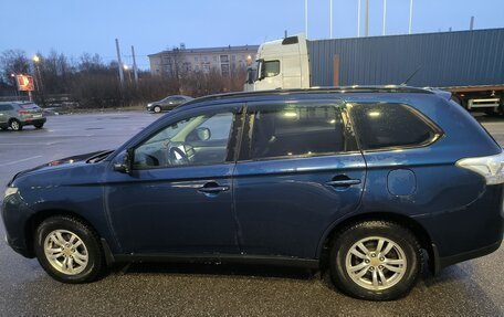 Mitsubishi Outlander III рестайлинг 3, 2012 год, 1 350 000 рублей, 10 фотография