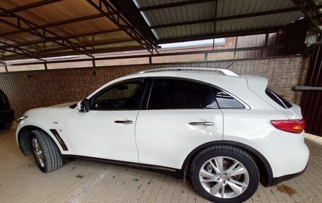 Infiniti QX70, 2013 год, 2 400 000 рублей, 2 фотография