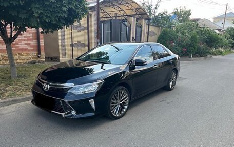 Toyota Camry, 2017 год, 2 700 000 рублей, 1 фотография