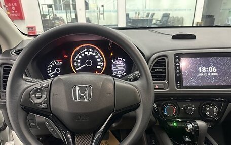 Honda Vezel, 2021 год, 1 730 000 рублей, 9 фотография