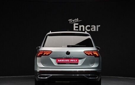 Volkswagen Tiguan II, 2021 год, 3 134 000 рублей, 4 фотография