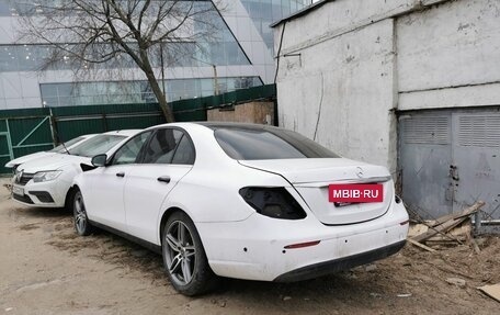 Mercedes-Benz E-Класс, 2019 год, 1 200 000 рублей, 2 фотография