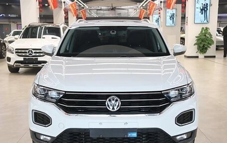 Volkswagen T-Roc I, 2020 год, 1 856 000 рублей, 2 фотография