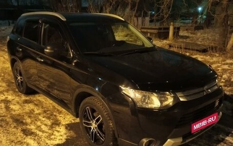 Mitsubishi Outlander III рестайлинг 3, 2014 год, 1 950 000 рублей, 1 фотография