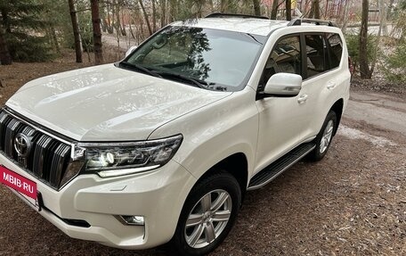 Toyota Land Cruiser Prado 150 рестайлинг 2, 2019 год, 5 700 000 рублей, 2 фотография