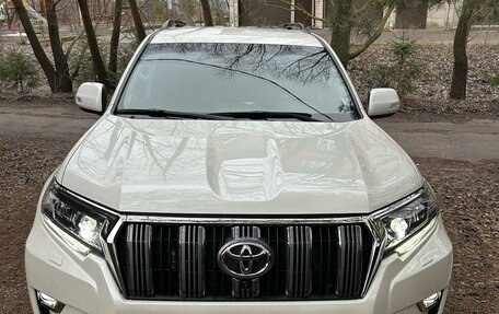 Toyota Land Cruiser Prado 150 рестайлинг 2, 2019 год, 5 700 000 рублей, 5 фотография