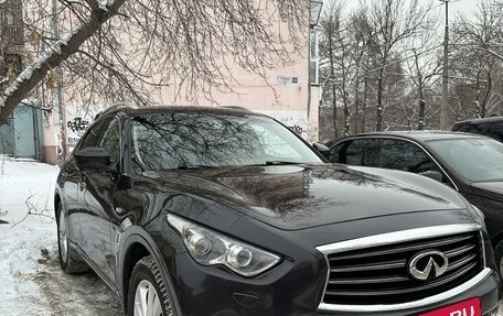 Infiniti QX70, 2014 год, 2 550 000 рублей, 3 фотография