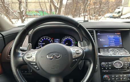 Infiniti QX70, 2014 год, 2 550 000 рублей, 14 фотография