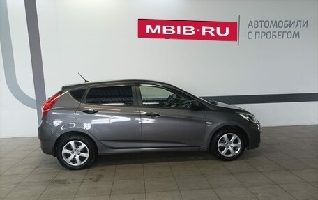 Hyundai Solaris II рестайлинг, 2012 год, 870 000 рублей, 4 фотография