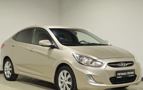 Hyundai Solaris II рестайлинг, 2011 год, 867 000 рублей, 2 фотография