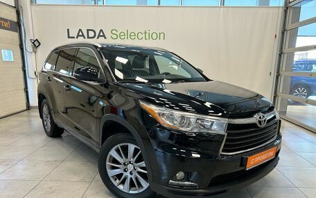 Toyota Highlander III, 2014 год, 2 249 000 рублей, 2 фотография