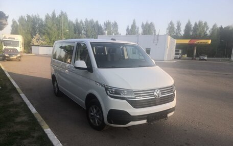 Volkswagen Caravelle T6 рестайлинг, 2021 год, 4 300 000 рублей, 8 фотография