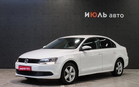 Volkswagen Jetta VI, 2013 год, 1 142 000 рублей, 1 фотография