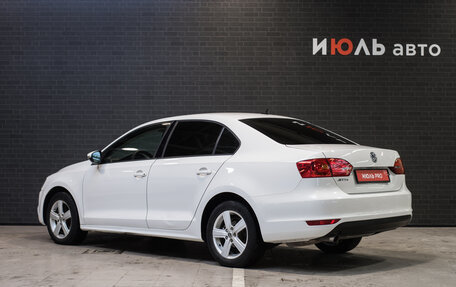 Volkswagen Jetta VI, 2013 год, 1 142 000 рублей, 4 фотография